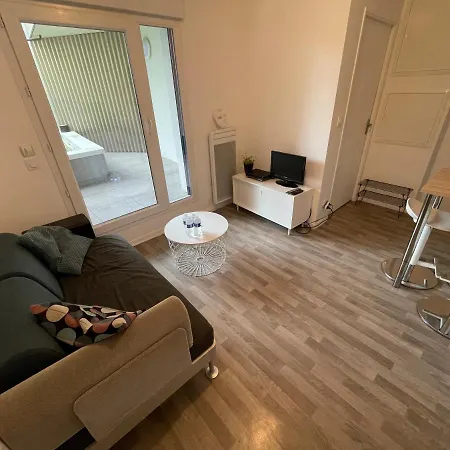 Апартаменты Gredi, Appt Avec Parking Et Terrasse A Кан